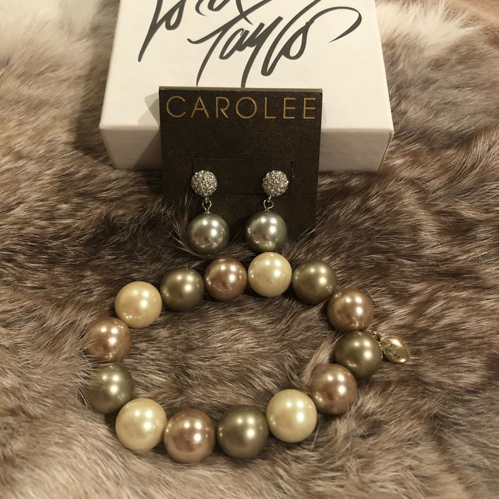 Bracelet and earrings